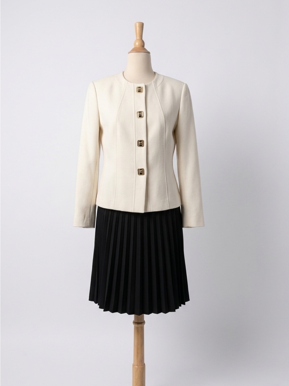 Tahari Ivory Gold Button Jacket Size 10